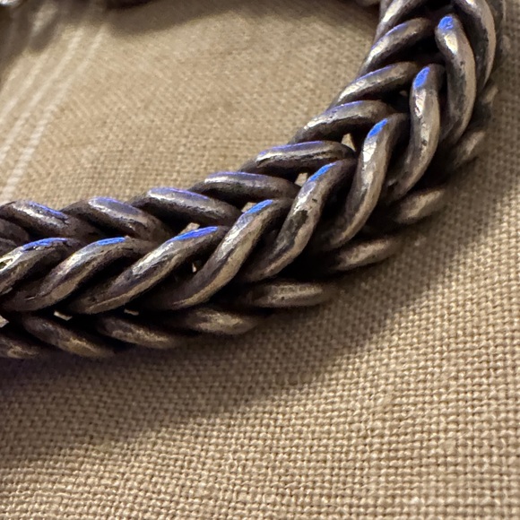 Elegant Silver Women's Bracelet - Picture 6 of 12